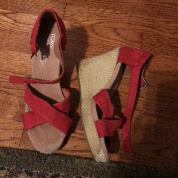 Shoes - Picture 2 of 3